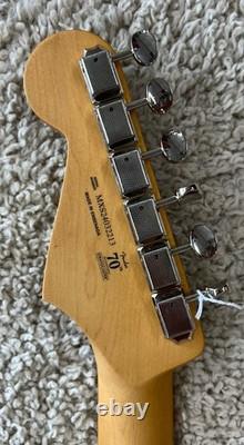 Fender Player II Stratocaster guitar, Maple Fingerboard, Polar White Finish-MIM