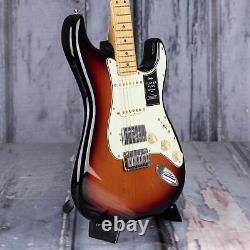 Fender Player Plus Stratocaster HSS, 3-Color Sunburst