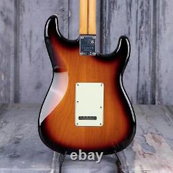 Fender Player Plus Stratocaster Left-Handed, 3-Color Sunburst