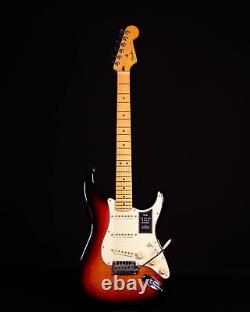 Fender Player Plus Stratocaster, Maple FB, 3-Color Sunburst, Deluxe Bag