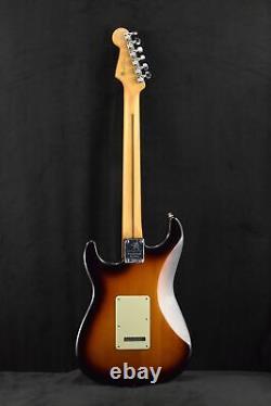 Fender Player Plus Stratocaster Maple Fingerboard 3-Color Sunburst