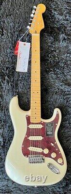 Fender Player Plus Stratocaster, Maple Fingerboard, Olympic Pearl #0147312323