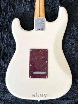 Fender Player Plus Stratocaster, Maple Fingerboard, Olympic Pearl #0147312323