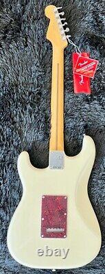 Fender Player Plus Stratocaster, Maple Fingerboard, Olympic Pearl #0147312323