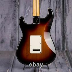 Fender Player Series Stratocaster, Pau Ferro, 3-Color Sunburst