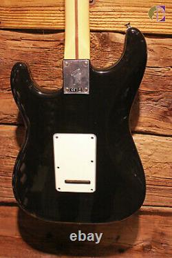 Fender Player Stratocaster, Black, Maple Fingerboard Free shipping lower USA