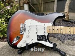 Fender Player Stratocaster Electric Guitar, Maple Fingerboard 3 Colour Sunburst
