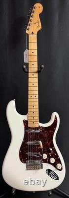 Fender Player Stratocaster Electric Guitar Polar White Finish