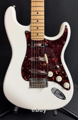 Fender Player Stratocaster Electric Guitar Polar White Finish
