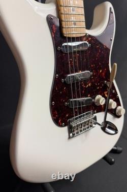 Fender Player Stratocaster Electric Guitar Polar White Finish