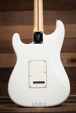 Fender Player Stratocaster HSS, Maple FB, Polar White