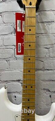 Fender Player Stratocaster, HSS, Maple Fingerboard, Polar White MIM DEMO