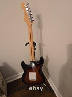 Fender Player Stratocaster MN SSS 3-color Sunburst withMaple Neck and Fretboard