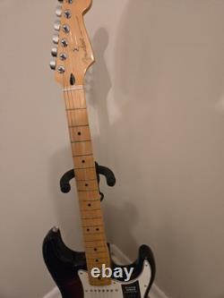 Fender Player Stratocaster MN SSS 3-color Sunburst withMaple Neck and Fretboard