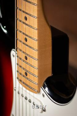 Fender Player Stratocaster, Maple Fingerboard, 3-Color Sunburst