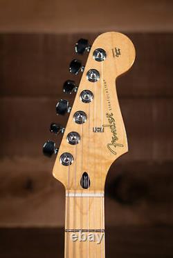 Fender Player Stratocaster, Maple Fingerboard, 3-Color Sunburst