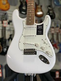 Fender Player Stratocaster Polar White with Pau Ferro Fingerboard Auth Dealer