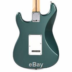 Fender Player Stratocaster Sherwood Green Metallic with3-Ply Parchment Pickguard