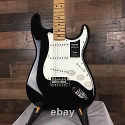 Fender Player Stratocaster with Maple Fretboard, Black, Free Ship, 040