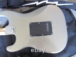 Fender Standard Stratocaster HH, Rosewood Fingerboard Ghost Silver Guitar