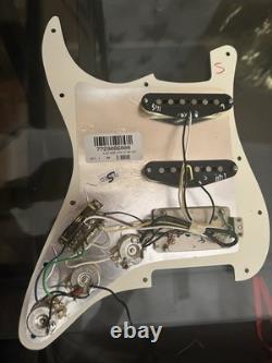 Fender Stratocaster Player II Loaded Pickguard HSS