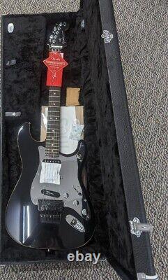 Fender Tom Morello Stratocaster Guitar, Rosewood Fretboard, Black withCase Demo