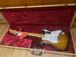 Fender USA American Original 50s Stratocaster, 2 Tone Sunburst, Maple And Case