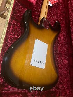 Fender USA American Original 50s Stratocaster, 2 Tone Sunburst, Maple And Case