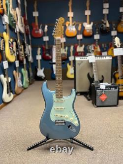 Fender Vintera'60s Stratocaster Electric Guitar Ice Blue Metallic