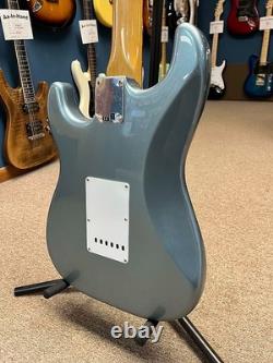 Fender Vintera'60s Stratocaster Electric Guitar Ice Blue Metallic