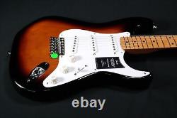 Fender Vintera II 50s Stratocaster, Maple Fingerboard, 2-Color Sunburst 303