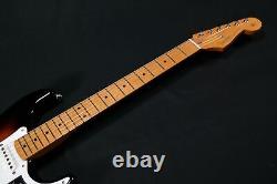 Fender Vintera II 50s Stratocaster, Maple Fingerboard, 2-Color Sunburst 303