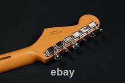 Fender Vintera II 50s Stratocaster, Maple Fingerboard, 2-Color Sunburst 303