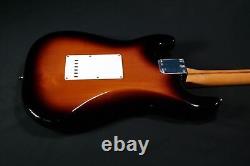 Fender Vintera II 50s Stratocaster, Maple Fingerboard, 2-Color Sunburst 303