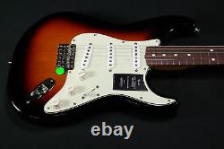 Fender Vintera II 60s Stratocaster, Rosewood Fingerboard, 3-Color Sunburst 927