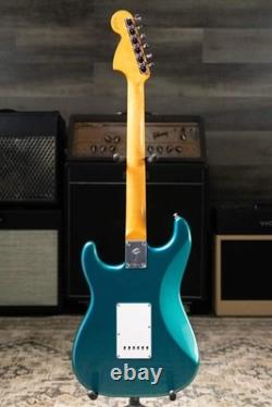 Fender Vintera III Late'60s Stratocaster Electric Guitar Ocean Turquoise with