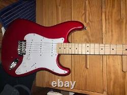 Fender squier affinity stratocaster candy apple red guitar