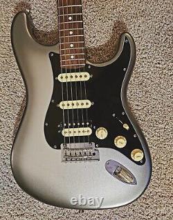 NEW FENDER american professional II stratocaster, WithNew DELUXE MOLDED CASE