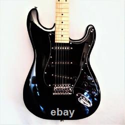 NEW IN BOX? +AMP! Fender Stratocaster Style Electric Guitar +Case +Strap
