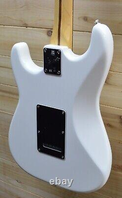 New Fender American Performer Stratocaster Electric Guitar Artic White withGig bag