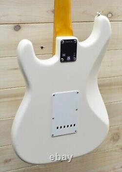 New Fender American Vintage II 1961 Stratocaster Olympic White withCase