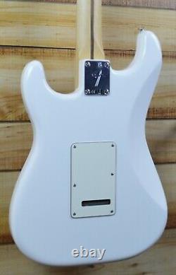 New Fender Player Stratocaster Maple Fingerboard Polar White