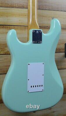 New Fender Vintera'60s Stratocaster Pau Ferro Seafoam Green withGigbag