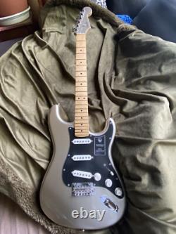 New fender 75 Anniversary Mim Stratocaster Never Played Original Gig Bag Mint Co