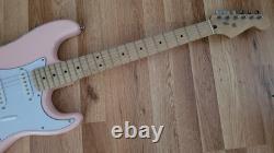 Partscaster Stratocaster SSS 2026 Flamingo