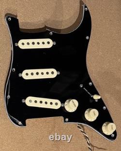 SHG5014 Hot Modern Noiseless Loaded Stratocaster 3-Ply Black Pickguard USA Spec