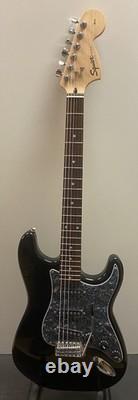 Squier 370202565 Electric Guitar Black