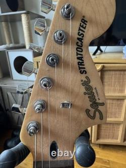 Squier Affinity Series Stratocaster Black Pearloid with Gator Case & accessories