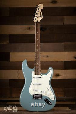 Squier Bullet Stratocaster, Sonic Grey