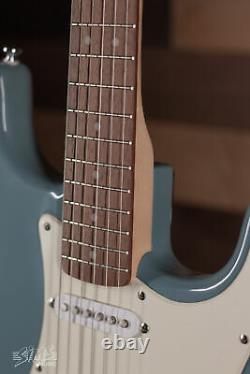 Squier Bullet Stratocaster, Sonic Grey